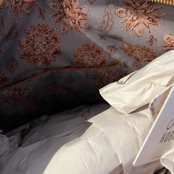 HOBO Tan Leather Hobo Bag with Slouchy Shape and Decorative Stitching - Picture 3 of 4